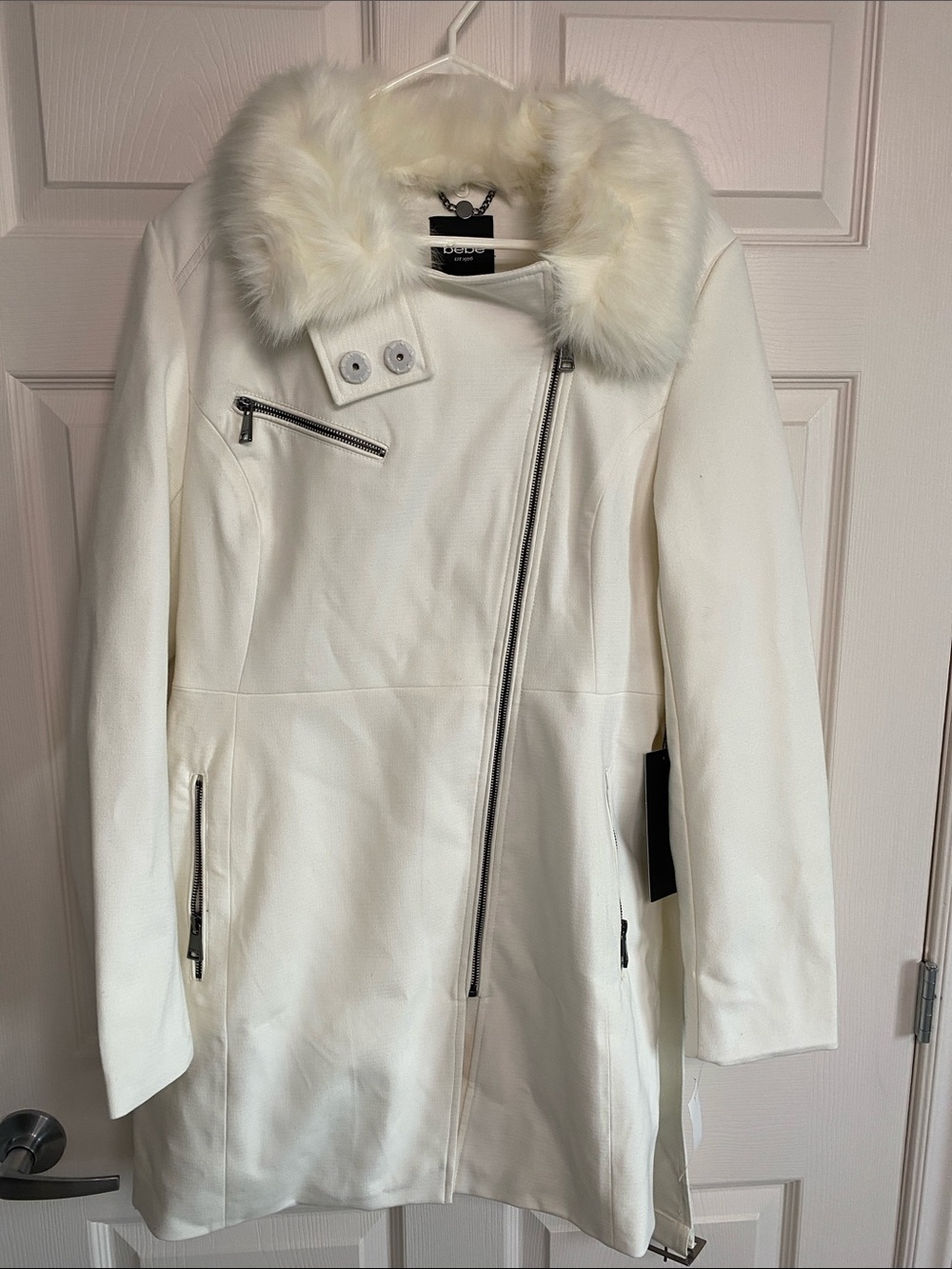 bebe White Faux-Fur Collar Asymmetrical Zip Coat